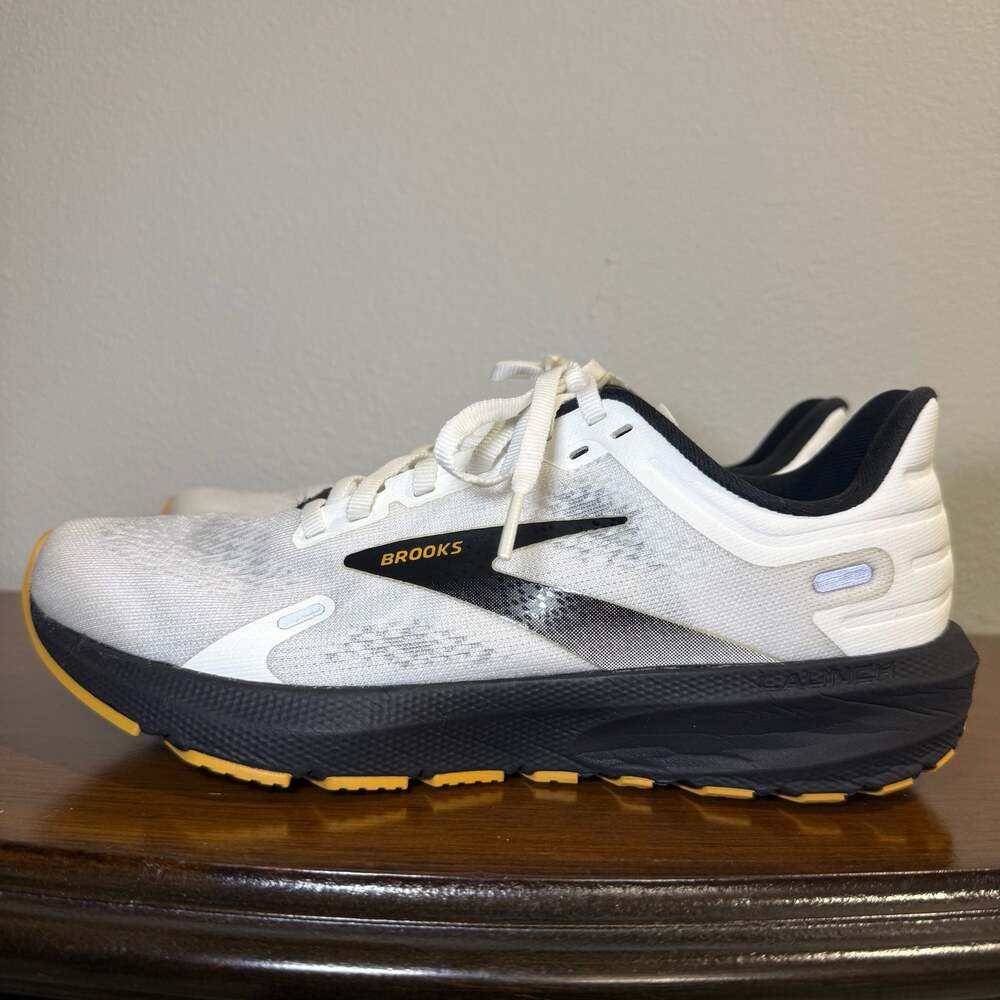 Brooks Launch GTS 9 Women’s Running Shoes Size US 7.5 B Medium White/Black